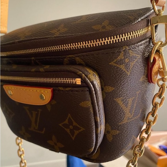 SOLD OUT”””””Louis Vuitton mini bumbag - Picture 3 of 9